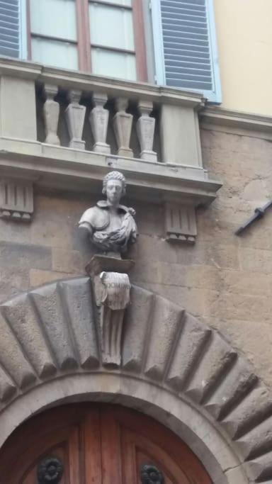 Il Rifugio Di Michelangelo.firenze,ponte Vecchio. *